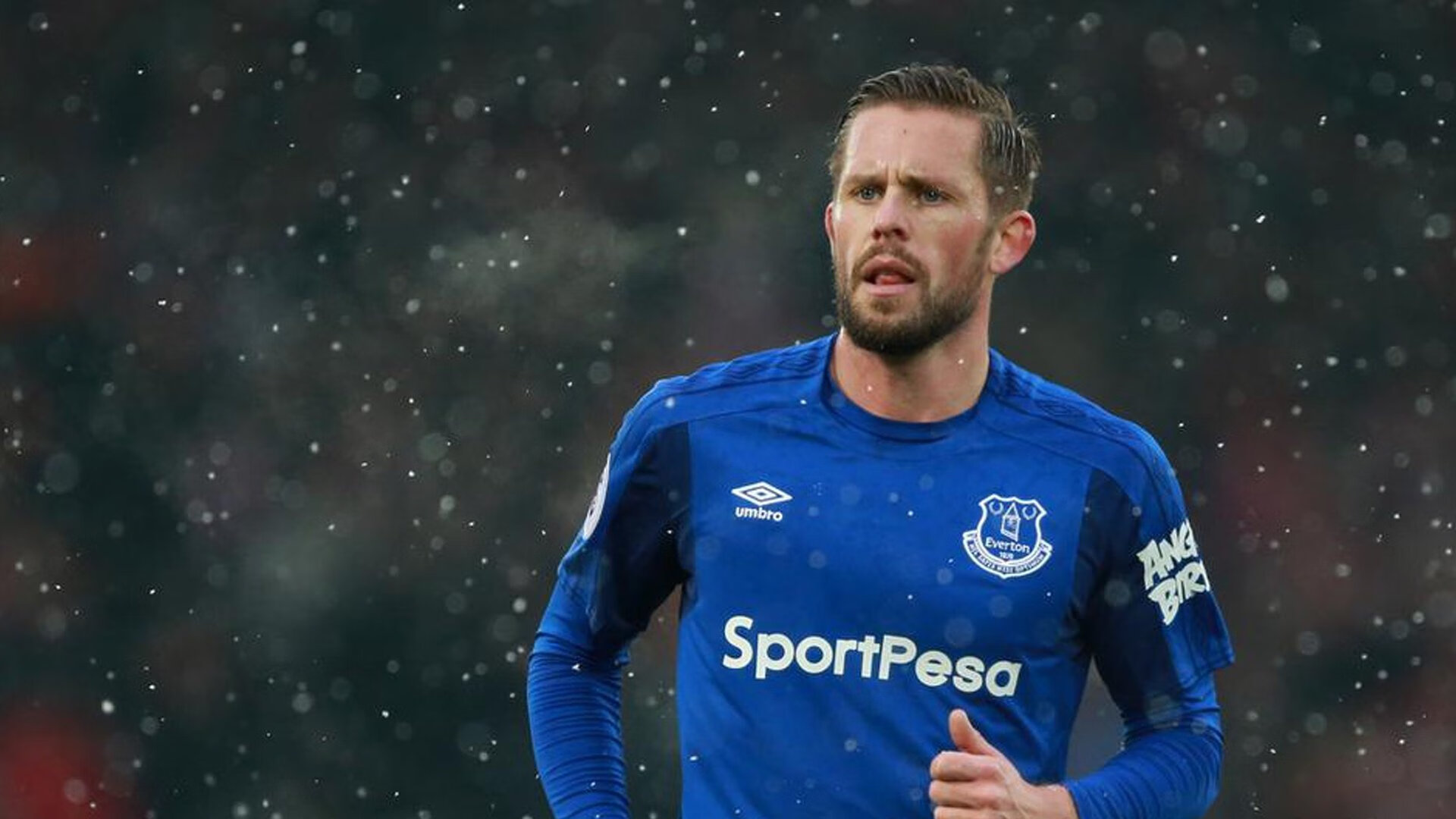 逆转绝杀!三分雨浇灭雷霆反扑,布克单骑救主上演封神之战